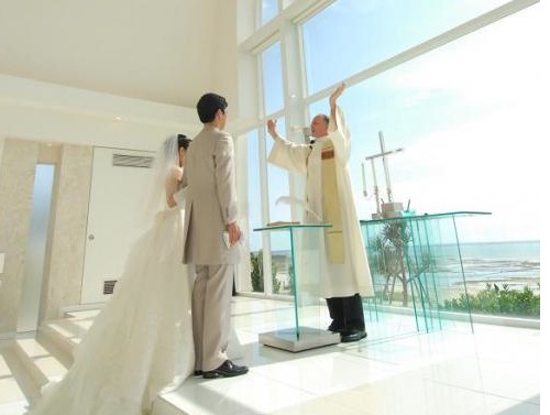 沖縄アクアグレイス教会結婚式口コミpart１ 沖縄結婚式場 私たち沖縄リゾ婚しちゃいました